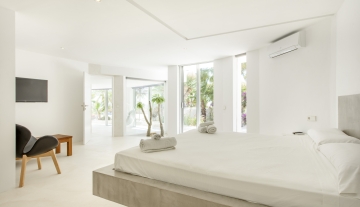 Resa Estates modern villa for sale te koop Cala Tarida Ibiza bedroom 4.jpg